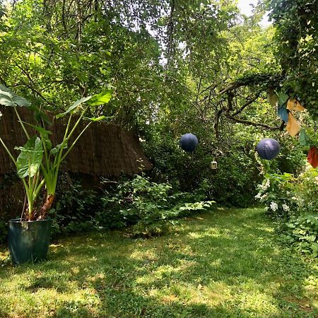 Bed and Breakfast Les Glycines De Bougy Exterior foto