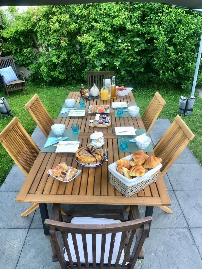 Bed and Breakfast Les Glycines De Bougy Exterior foto