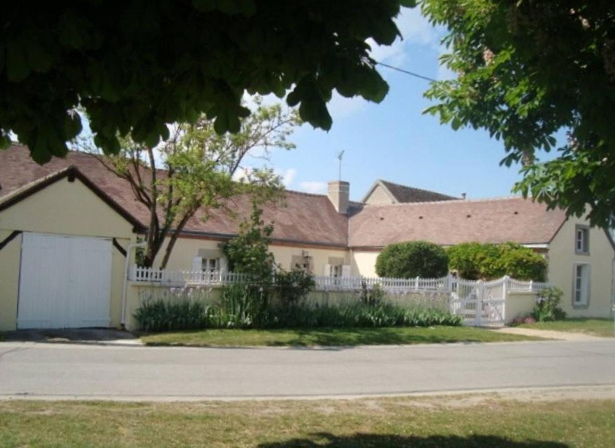 Bed and Breakfast Les Glycines De Bougy Exterior foto