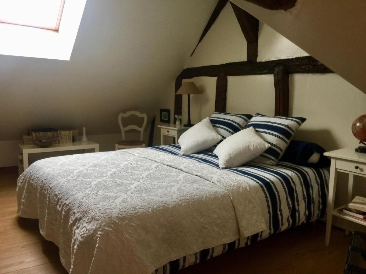 Bed and Breakfast Les Glycines De Bougy Exterior foto