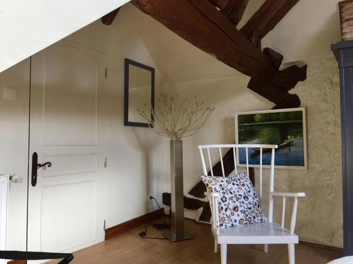 Bed and Breakfast Les Glycines De Bougy Exterior foto