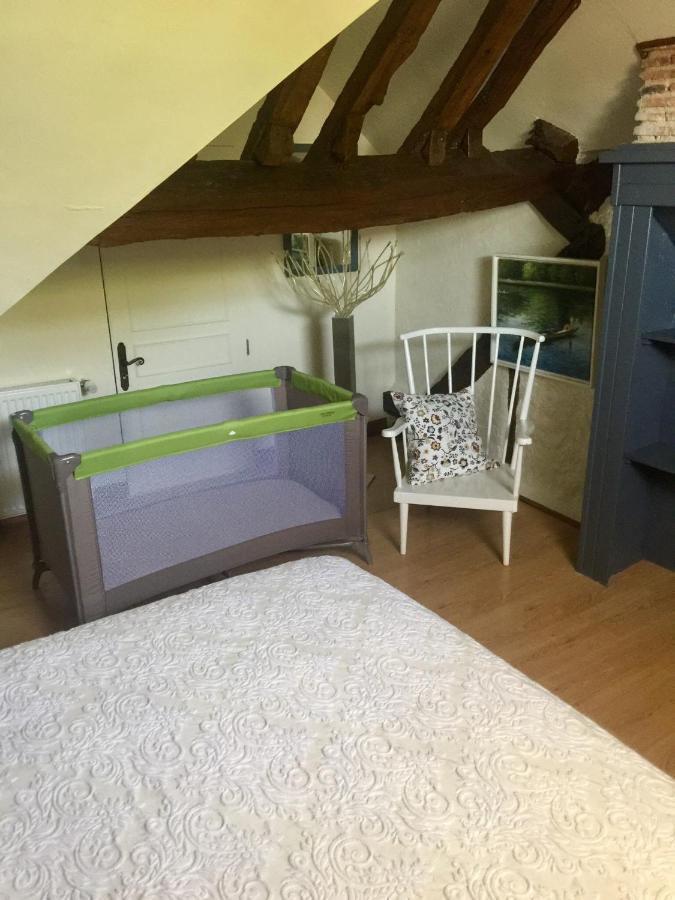 Bed and Breakfast Les Glycines De Bougy Exterior foto
